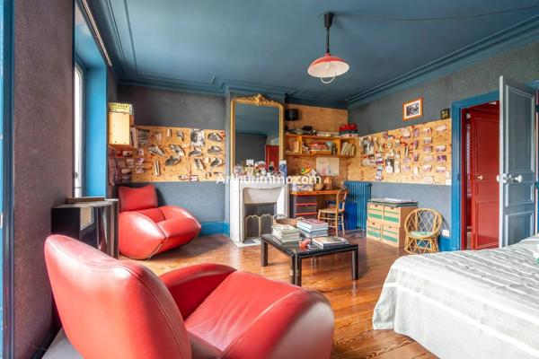 Vente                                                      Maison
                        
                     12 pièces                      320 m2                     à Sucy-en-Brie