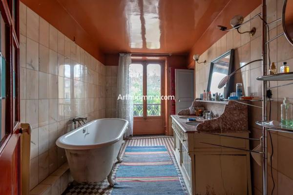 Vente                                                      Maison
                        
                     12 pièces                      320 m2                     à Sucy-en-Brie