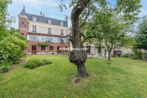 Vente                                                      Maison
                        
                     12 pièces                      320 m2                     à Sucy-en-Brie