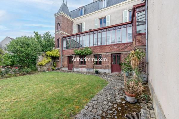 Vente                                                      Maison
                        
                     12 pièces                      320 m2                     à Sucy-en-Brie