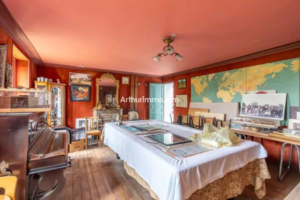 Vente                                                      Maison
                        
                     12 pièces                      320 m2                     à Sucy-en-Brie