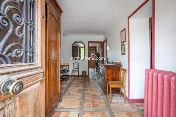 Vente                                                      Maison
                        
                     12 pièces                      320 m2                     à Sucy-en-Brie