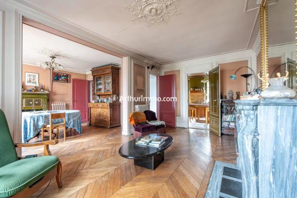 Vente                                                      Maison
                        
                     12 pièces                      320 m2                     à Sucy-en-Brie