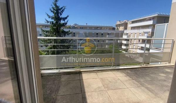 Vente                                                      Appartement
                        
                     3 pièces                                         à Chelles