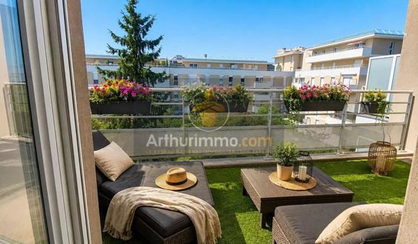 Vente                                                      Appartement
                        
                     3 pièces                                         à Chelles