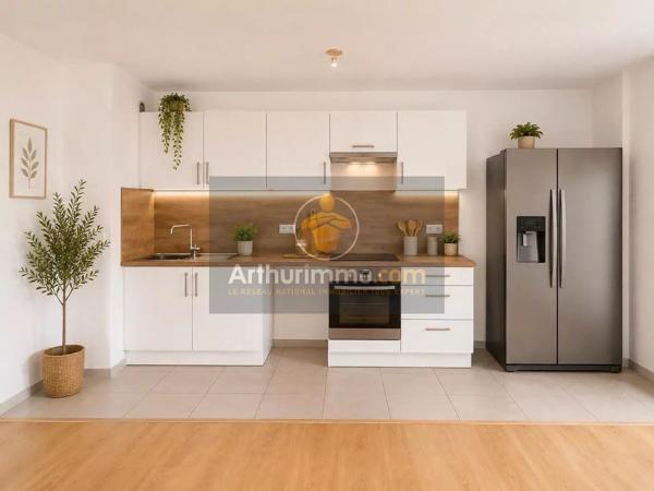 Vente                                                      Appartement
                        
                     3 pièces                                         à Chelles