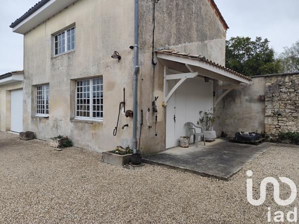 Maison 5 pièces de 140 m² à Lussac (33570)