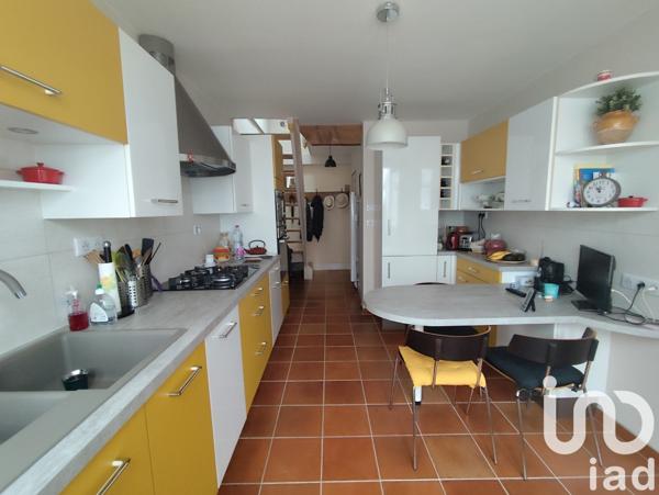 Maison 5 pièces de 140 m² à Lussac (33570)
