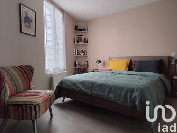 Maison 5 pièces de 140 m² à Lussac (33570)