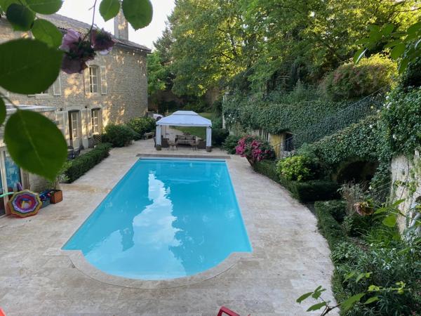 Manoir du 18ème siècle avec piscine et maison d'amis