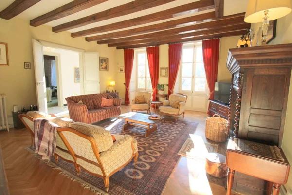 Manoir du 18ème siècle avec piscine et maison d'amis