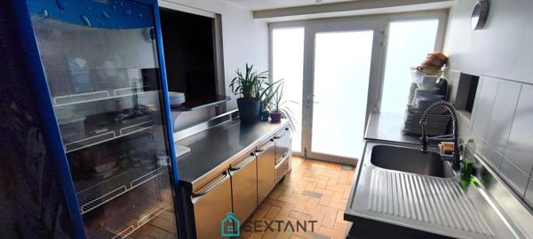 Immeuble avec local commercial + appartement T3