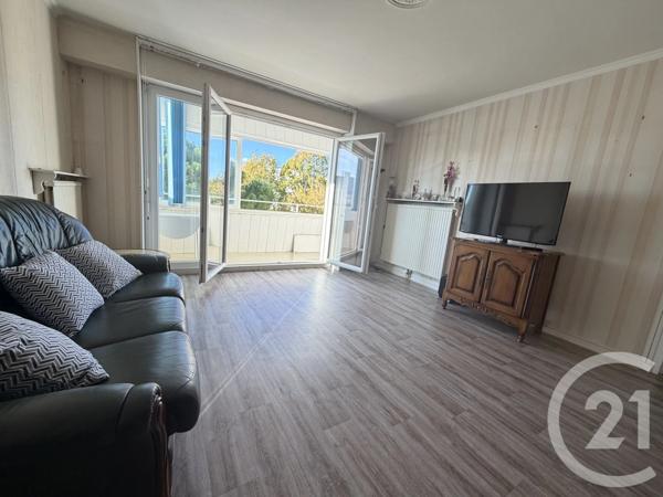 Appartement F3 à vendre  3 pièces - 61,52 m 2   ROYAN  - 17