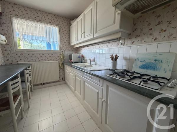 Appartement F3 à vendre  3 pièces - 61,52 m 2   ROYAN  - 17