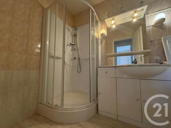 Appartement F3 à vendre  3 pièces - 61,52 m 2   ROYAN  - 17