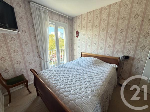 Appartement F3 à vendre  3 pièces - 61,52 m 2   ROYAN  - 17