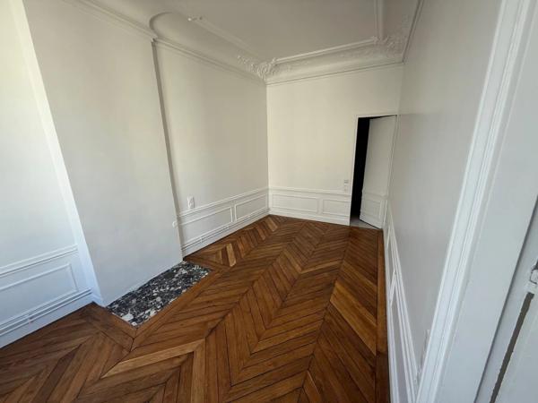 Location Bureau 4 pièces 99 m2 à Paris 5