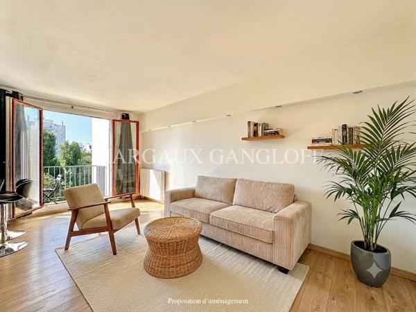 Appartement
         2 pièces
        - 45 m² Exclusivité 329 000 € *