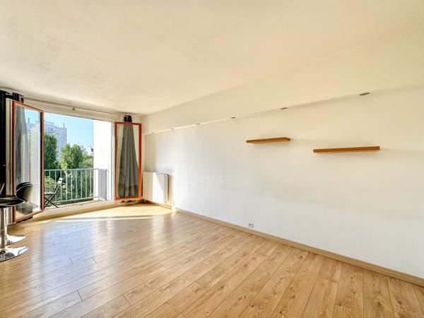 Appartement
         2 pièces
        - 45 m² Exclusivité 329 000 € *