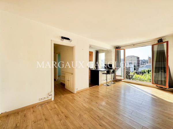 Appartement
         2 pièces
        - 45 m² Exclusivité 329 000 € *