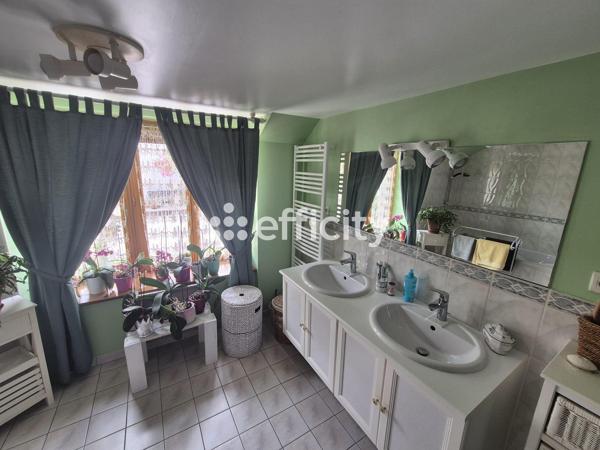 Maison
         7 pièces
        - 148 m² 189 000 € *