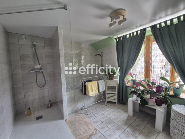 Maison
         7 pièces
        - 148 m² 189 000 € *