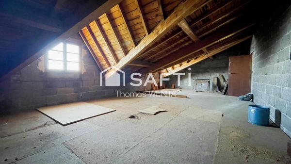 Maison de 13 pièces de 251 m² à Vollore-Ville.