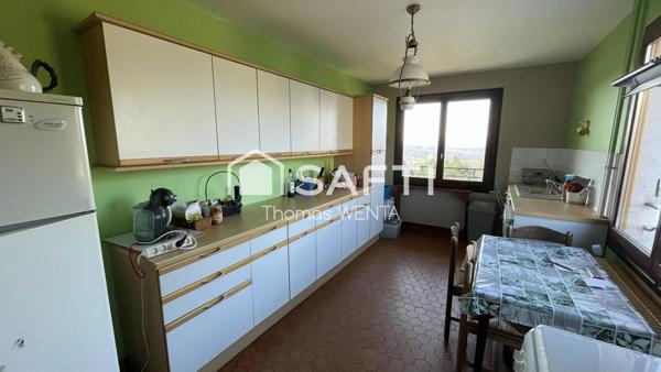 Maison de 13 pièces de 251 m² à Vollore-Ville.