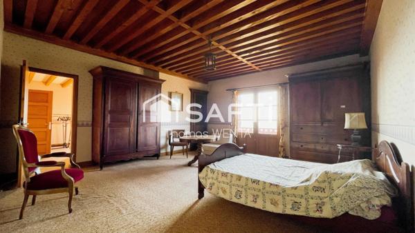 Maison de 13 pièces de 251 m² à Vollore-Ville.