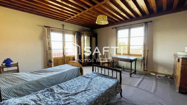 Maison de 13 pièces de 251 m² à Vollore-Ville.