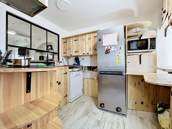 Maison de caractère 3 chambres avec atelier voûté au coeur du village