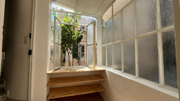 Maison de caractère 3 chambres avec atelier voûté au coeur du village