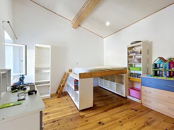 Maison de caractère 3 chambres avec atelier voûté au coeur du village