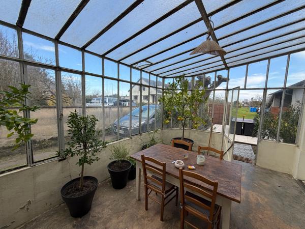 MAISON de 123 m² habitables + dépendances