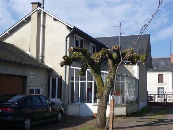 MAISON de 123 m² habitables + dépendances