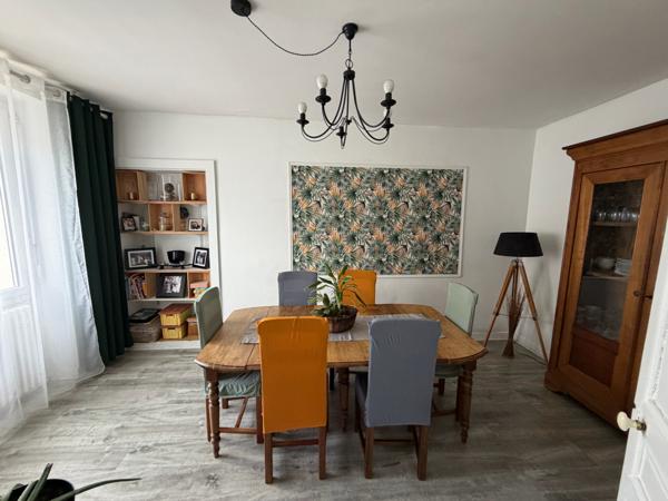 MAISON de 123 m² habitables + dépendances