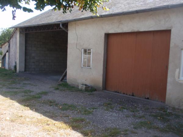 MAISON de 123 m² habitables + dépendances