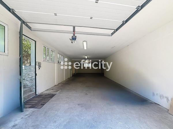Immeuble
         11 pièces
        - 300 m² 1 200 000 € *