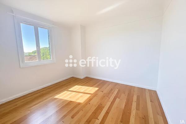 Immeuble
         11 pièces
        - 300 m² 1 200 000 € *