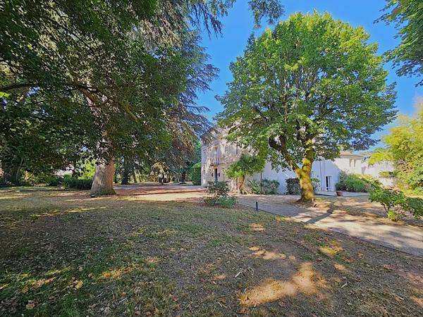 Villeneuve-sur-Lot (47300) Demeure exceptionnelle du XIX eme - 450m² - 10 chambres -piscine - parc de 8000 m² - Villeneuve sur Lot