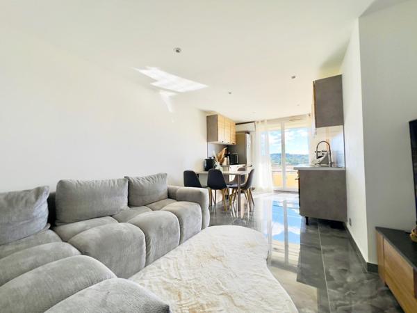 Appartement T4 68 m2 balcon plein sud et parking