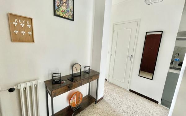 Appartement à louer    3 pièces • 52,59 m2 Nice