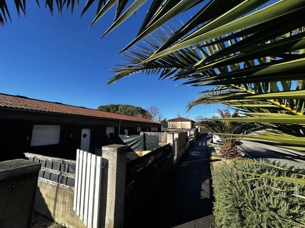 Immeuble à vendre |  Lasbordes |  215 m²