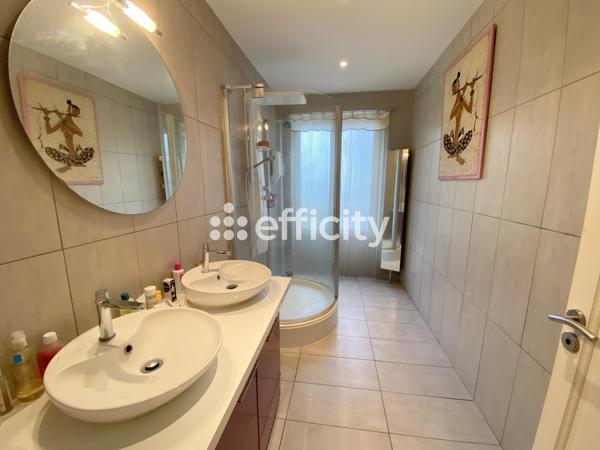Appartement
         6 pièces
        - 144 m² Bien prestige 499 000 € *