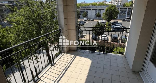 Location Appartement 2 pièces 45 m² - Le Plessis-robinson 92350