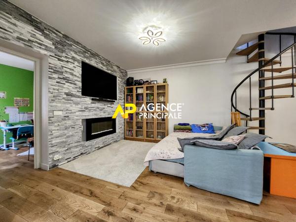 Maison 7 pièces, 4 chambres à 12 minutes de la gare d'Argenteuil €387 000 ** - Référence 4432