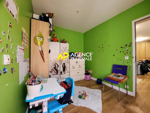 Maison 7 pièces, 4 chambres à 12 minutes de la gare d'Argenteuil €387 000 ** - Référence 4432