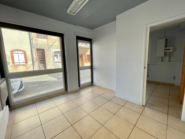 LOMBEZ- local commercial de 31.79 m²