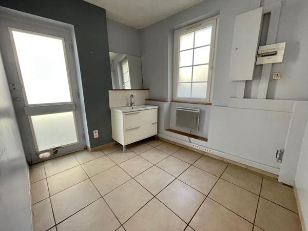 LOMBEZ- local commercial de 31.79 m²