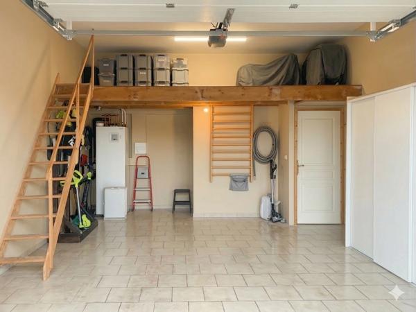 Maisons à vendre À Tonnay-Charente – Ensemble immobilier avec gîte indépendant sur parc arboré de 4 673 m²